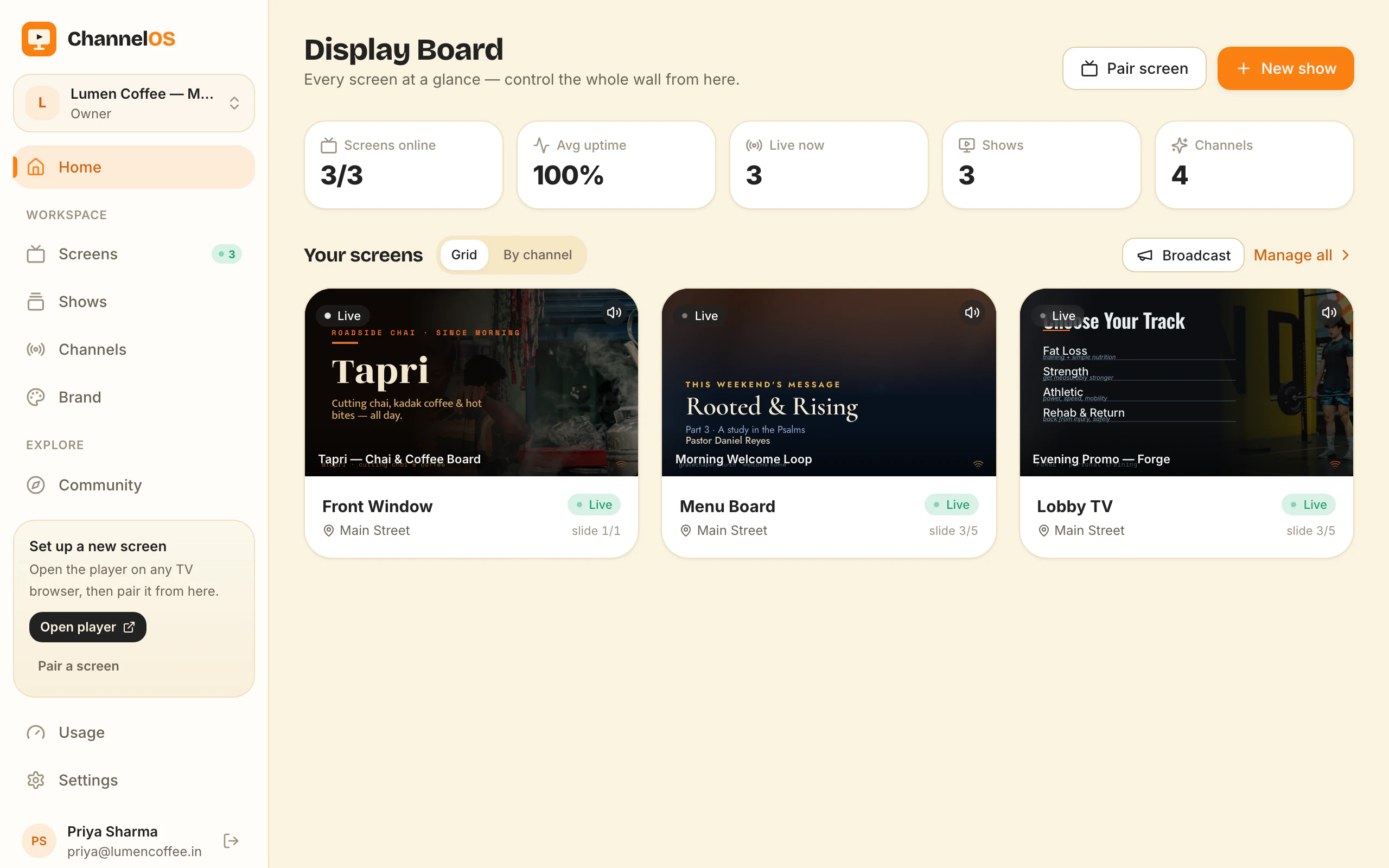 The display board with live screen previews and status